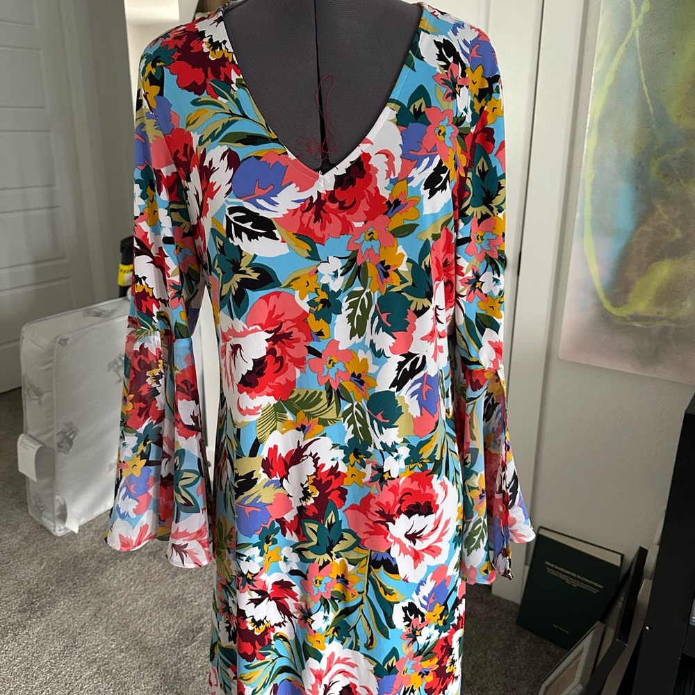 MSK Red and Blue Sheath Dress with V-Neck Bell Sleeves